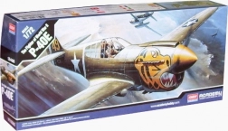 Academy Curtiss P-40E Warhawk plastikmodel af fly