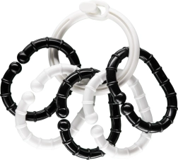 Sort-hvide ringe med vedhæng til babyer