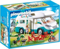Sæt med figurer Family Fun familiecampingbil