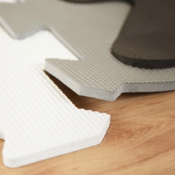 bieco skum legetæppe alfabet black & white, 26 stk.