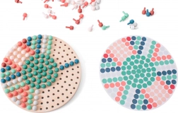 Træmosaik med pinde og skabeloner