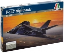 Plastikmodel af flyet F-117A Stealth til samling