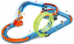 bane med lysende bil med USB-opladning