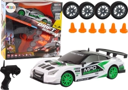 RC drift racerbil 1:24 med udskiftelige hjul og hastighed op til 15 km/t