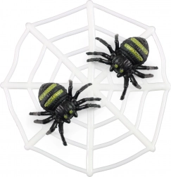 Edderkoppespind med edderkopper