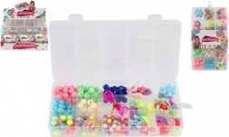 Sæt med farverige plastperler med snor i en praktisk organizer