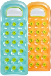 Oppustelig madras med vindue til vand