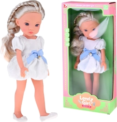 Lovely Girl moderigtig dukke i hvid kjole med blå sløjfe 33 cm