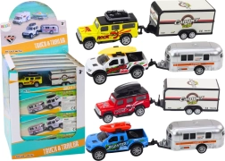 Terrængående legetøjsbil med campingvogn på trailer