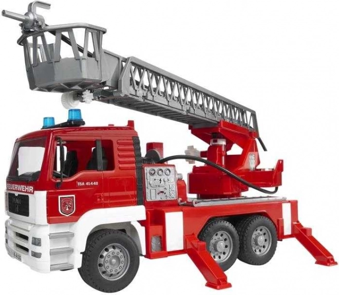 Brandbil MAN med vandpumpe og stige