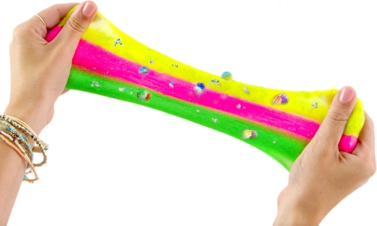 Farverige og glitrende teksturer til sanseleg