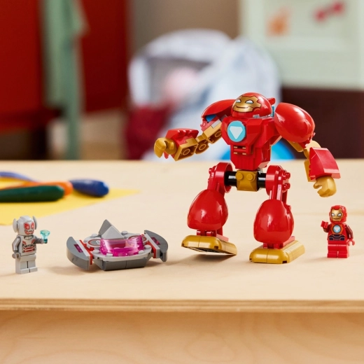 Ultron og hans flyvende fartøj til spændende kampe