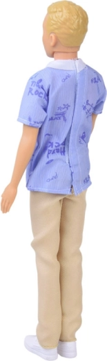 Stilfuldt outfit med skjorte og lyse bukser