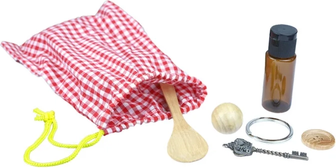 Moyo Montessori hemmelig pose med små genstande