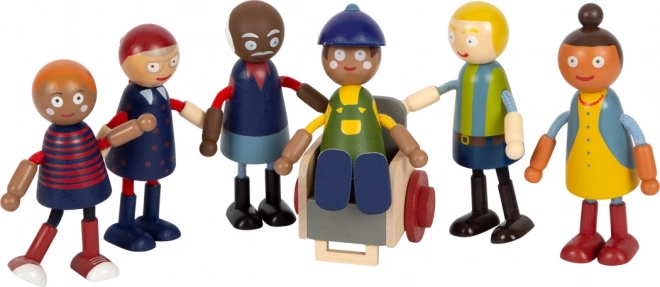 Træfigurer familie med kørestol