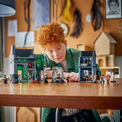 8 minifigurer og timevis af sjov