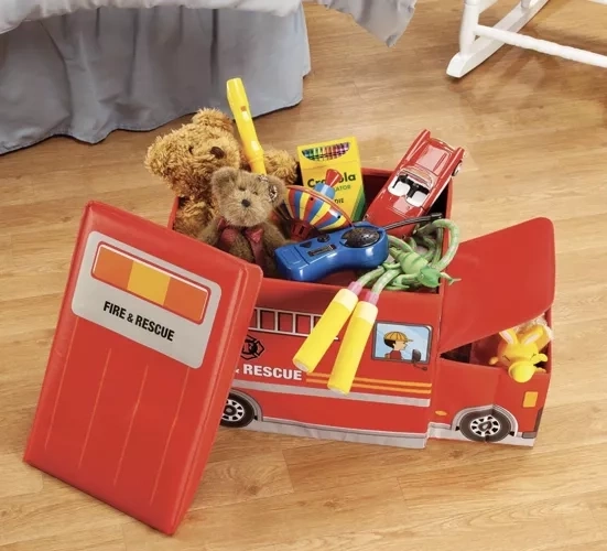 Stor kapacitet til legetøj og bøger