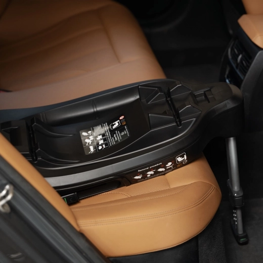 Sikker installation med ISOFIX og støtteben