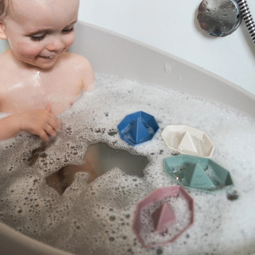 Kreativ vandleg fra baby til tumling