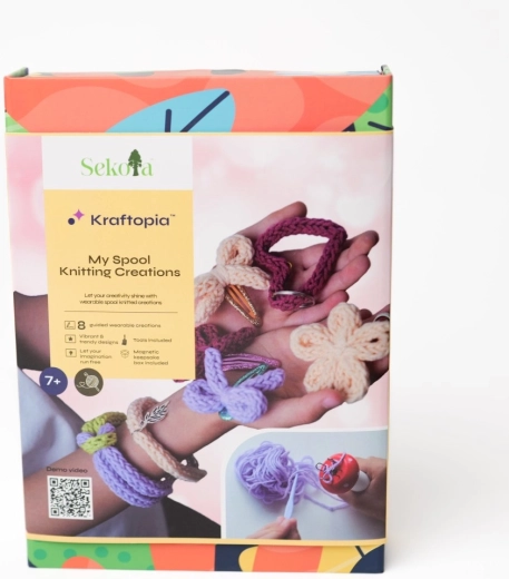 Kreativitet med strikkedukke i træ