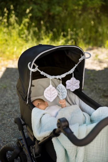 Praktisk størrelse til barnevogn og babyseng
