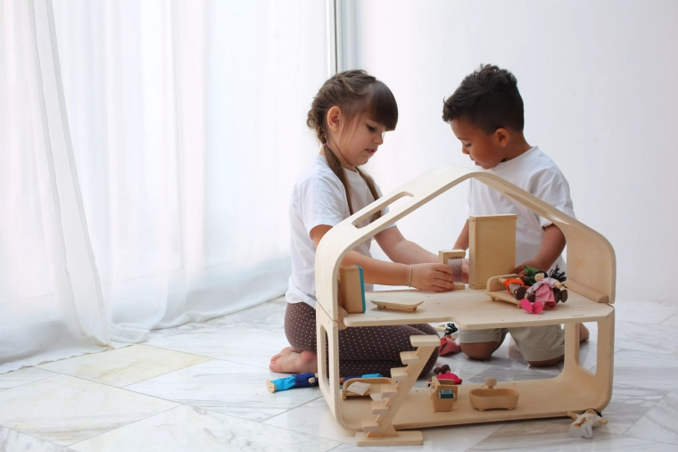 Miljøvenligt brand Plan Toys og sikre materialer
