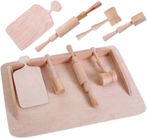 Træbordplade med køkkenredskaber til børn