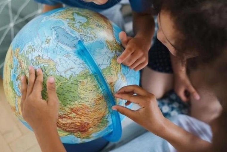 3D-relief og detaljerede danske beskrivelser