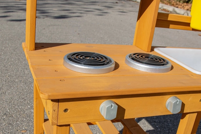 To kogeplader og drejeknapper til realistisk leg