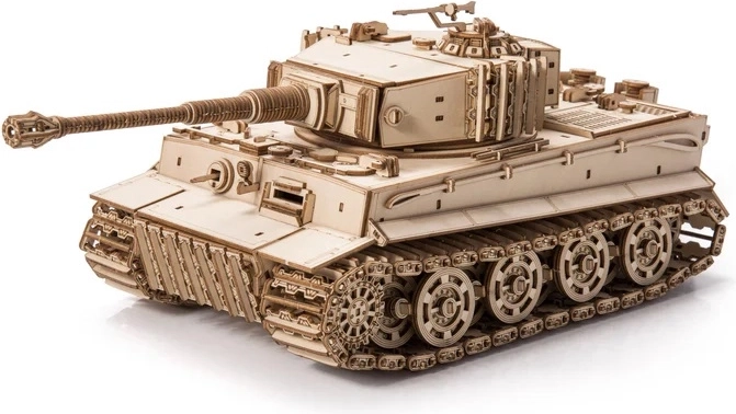 Detaljeret træmodel af Tiger M1-tanken