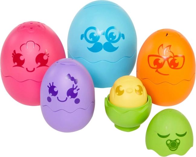 Fem glade figurer og en pibende kylling