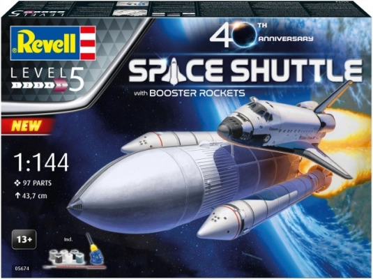 Revell model rumfærge med booster-raketter