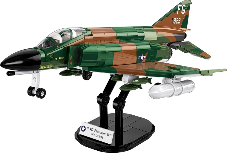 Detaljeret model i skala 1:48