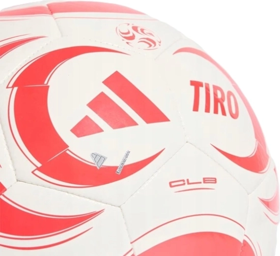 Det velkendte Adidas Tiro-look