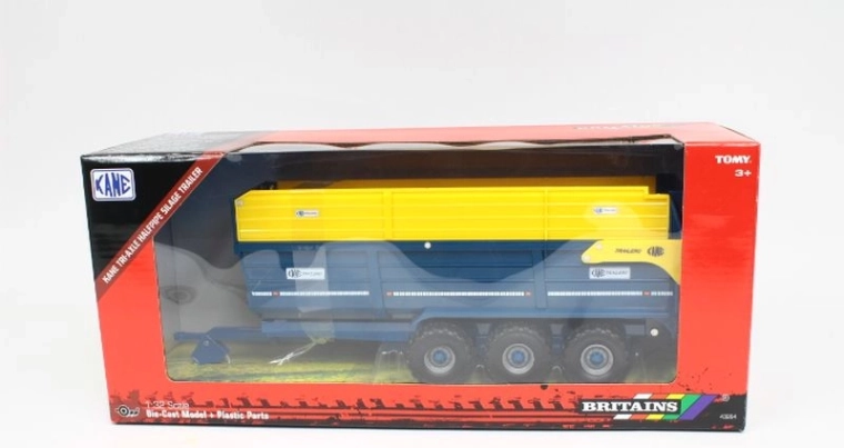 Britains Kane tre-akslet silagetrailer Halfpipe 1:32