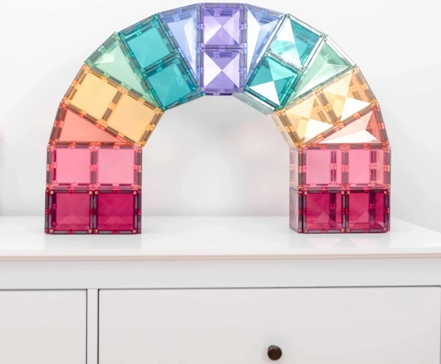 Pastelfarver og gennemsigtigt design