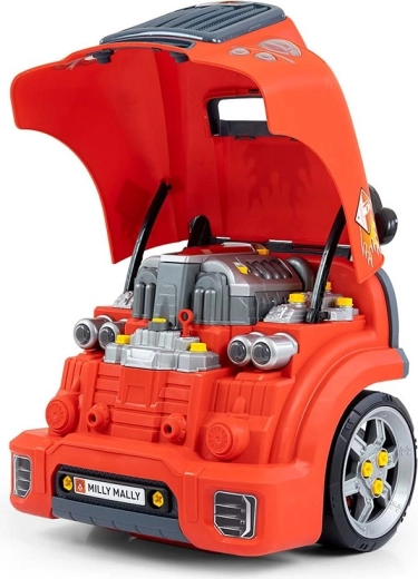 Åben motorhjelm og realistisk motor