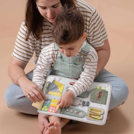 Sansende og lærerig leg