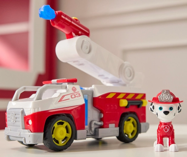 Udtrækkelig og roterende stige