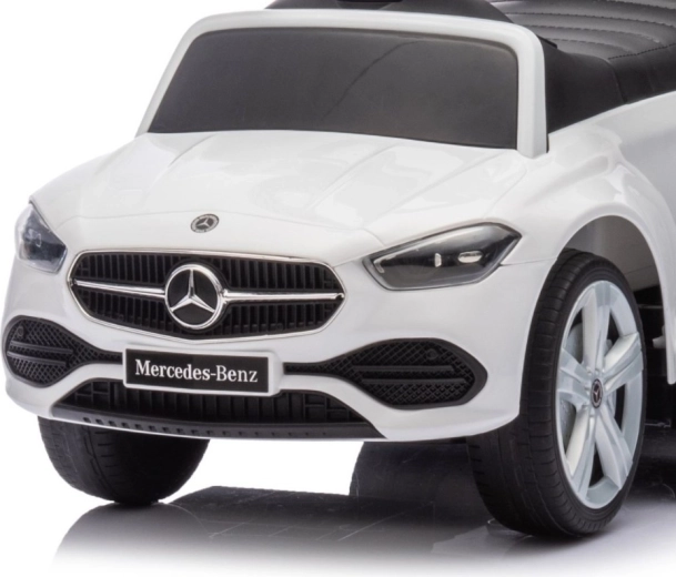 Realistiske detaljer i MERCEDES-stil