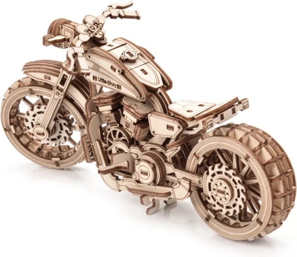Detaljeret træmodel af en motorcykel