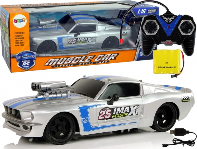 R/C sportsbil 1:16 Silver Pilot Blue Stripes