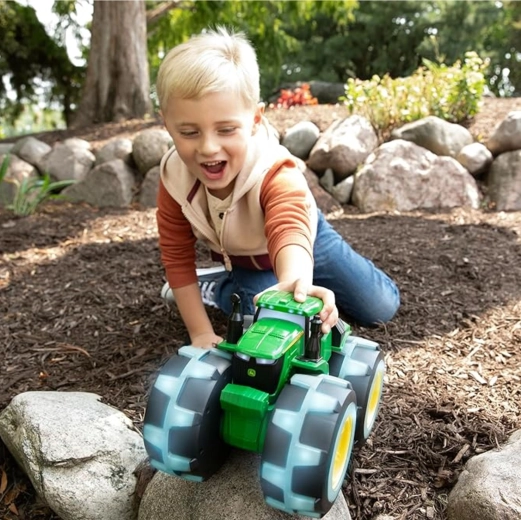 Store terrændæk til leg inde og ude