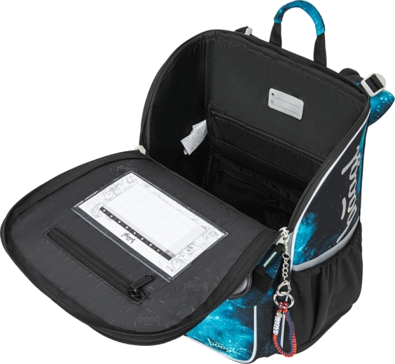 Smart åbning og overskueligt interiør