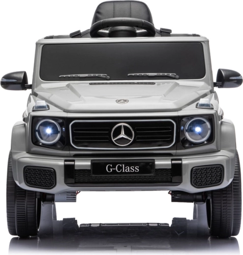 Realistiske lygter og markant frontgrill