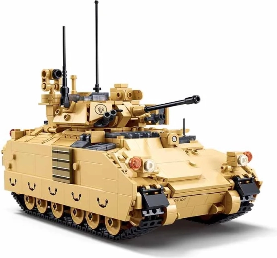 Realistisk kampvogn med drejeligt tårn og funktionelle luger