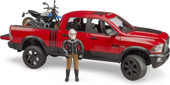 Bruder terrængående Ram pick‑up med Ducati Scrambler motorcykel og figur