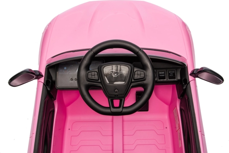 Komfortabelt cockpit med rat