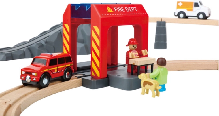 Brandstation og actionfyldte tilbehør