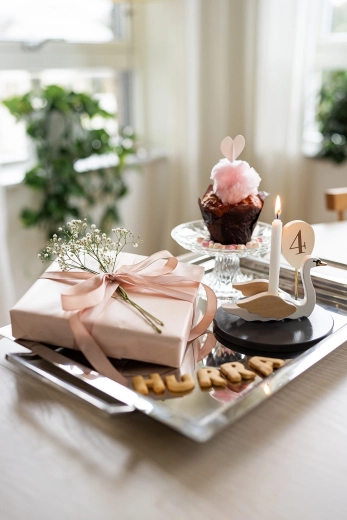 Velegnet til både bord og bakke til fødselsdagsmorgenmad